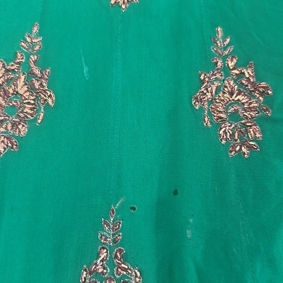 CUSTOM GREEN INDIAN CHURIDAAR PAJAMI SUIT - Picture 3 of 9
